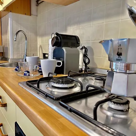 Apartment Near Airport - Loft Universita 4 Posti Letto