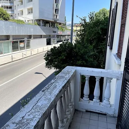 Near Airport - Loft Universita 4 Posti Letto דירה *