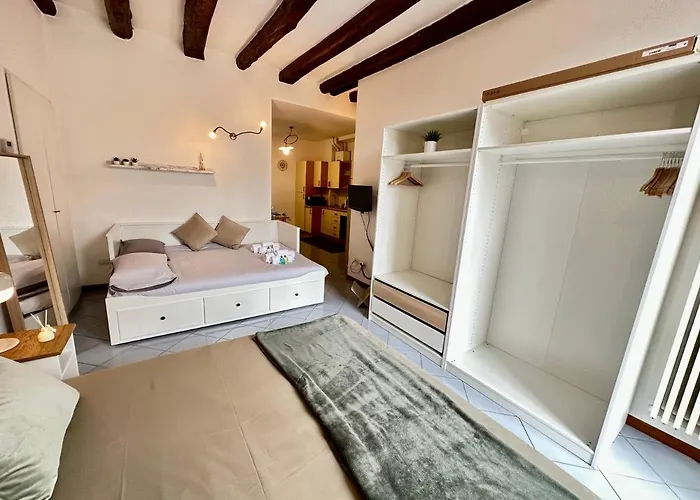 Апартаменты Near Airport - Loft Universita 4 Posti Letto *